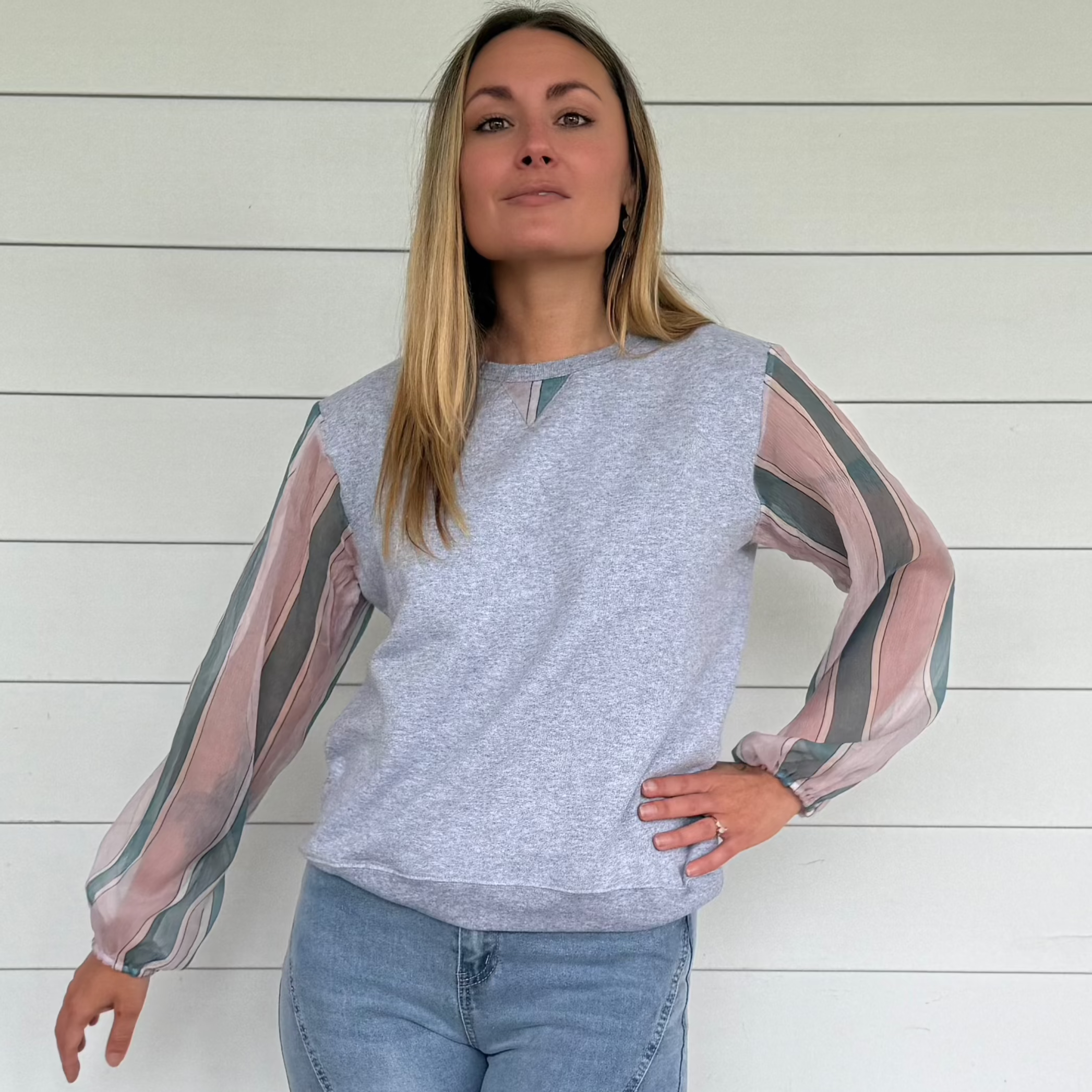 RORA AUZZIE SWEATSHIRT