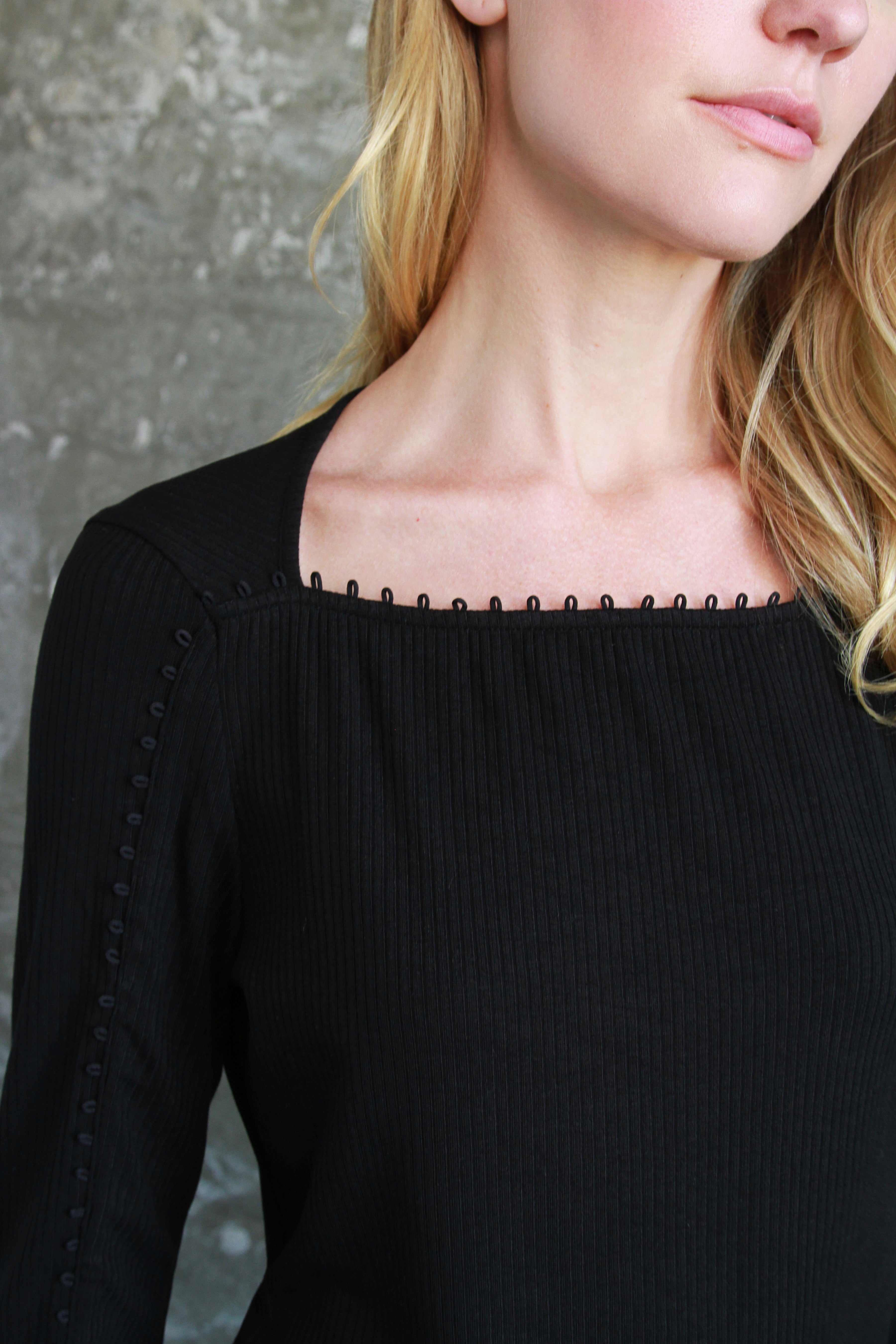Bromley Black Top