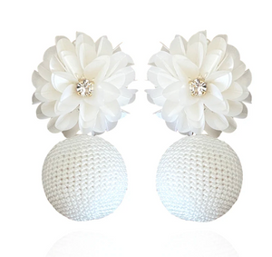 PINAR WHITE/GOLD FLORAL POM EARRINGS