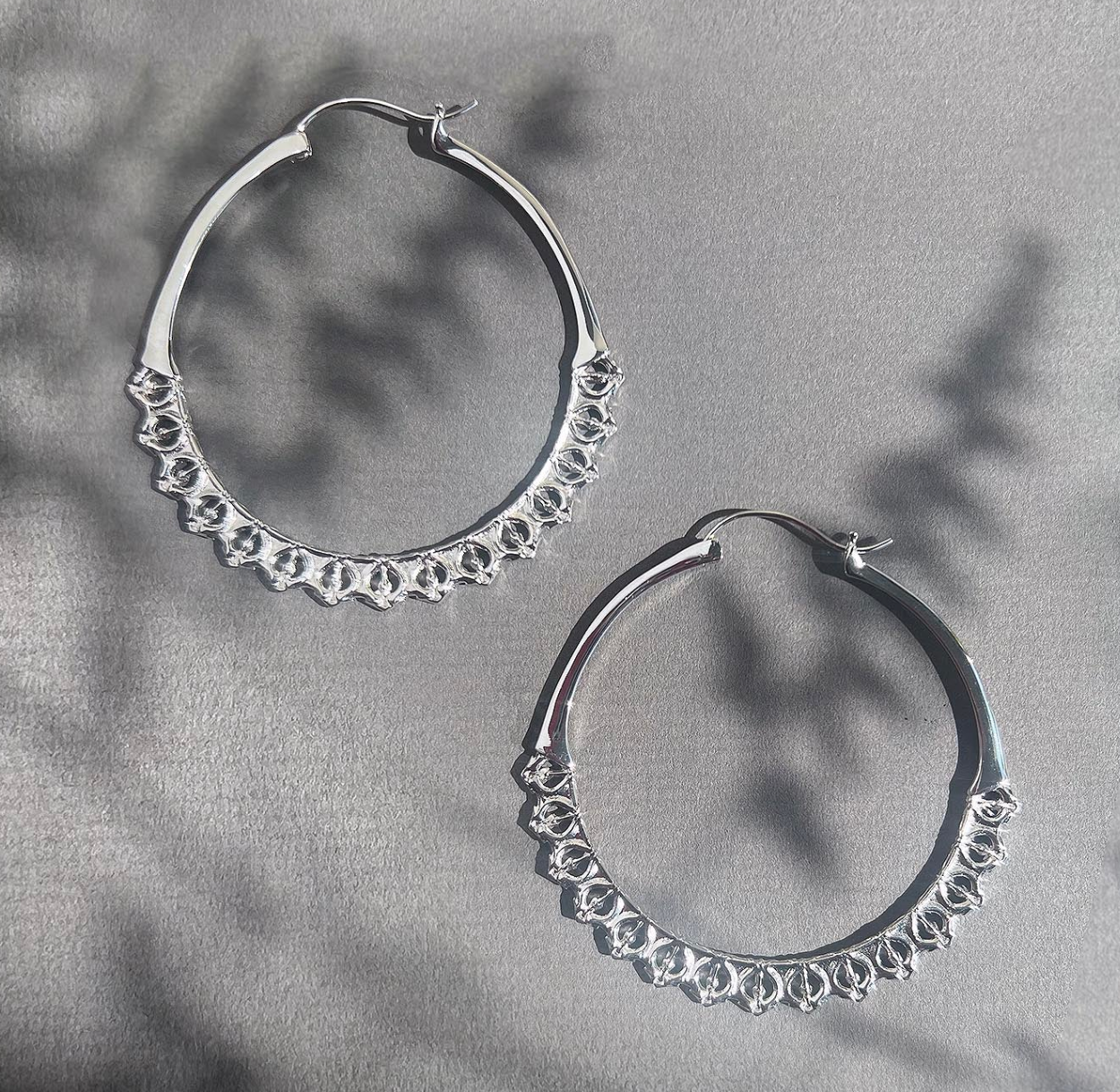 A&O Calla Silver Hoops